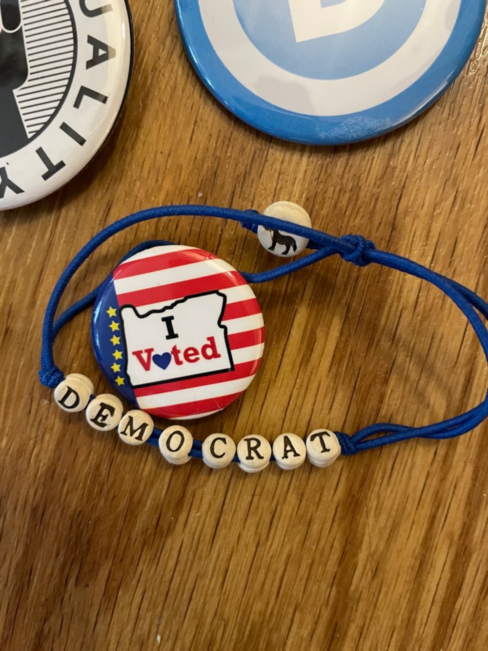 Vote Blue Buttons, Friendship Bracelets - Picture 2 of 5
